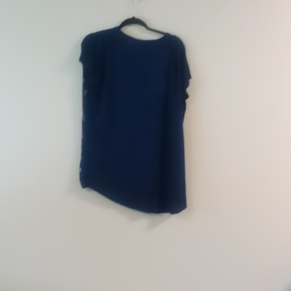 PLUS SIZE TOP - Picture 2 of 2